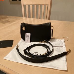 SOLD ⭐️ Coach Swinger Bag